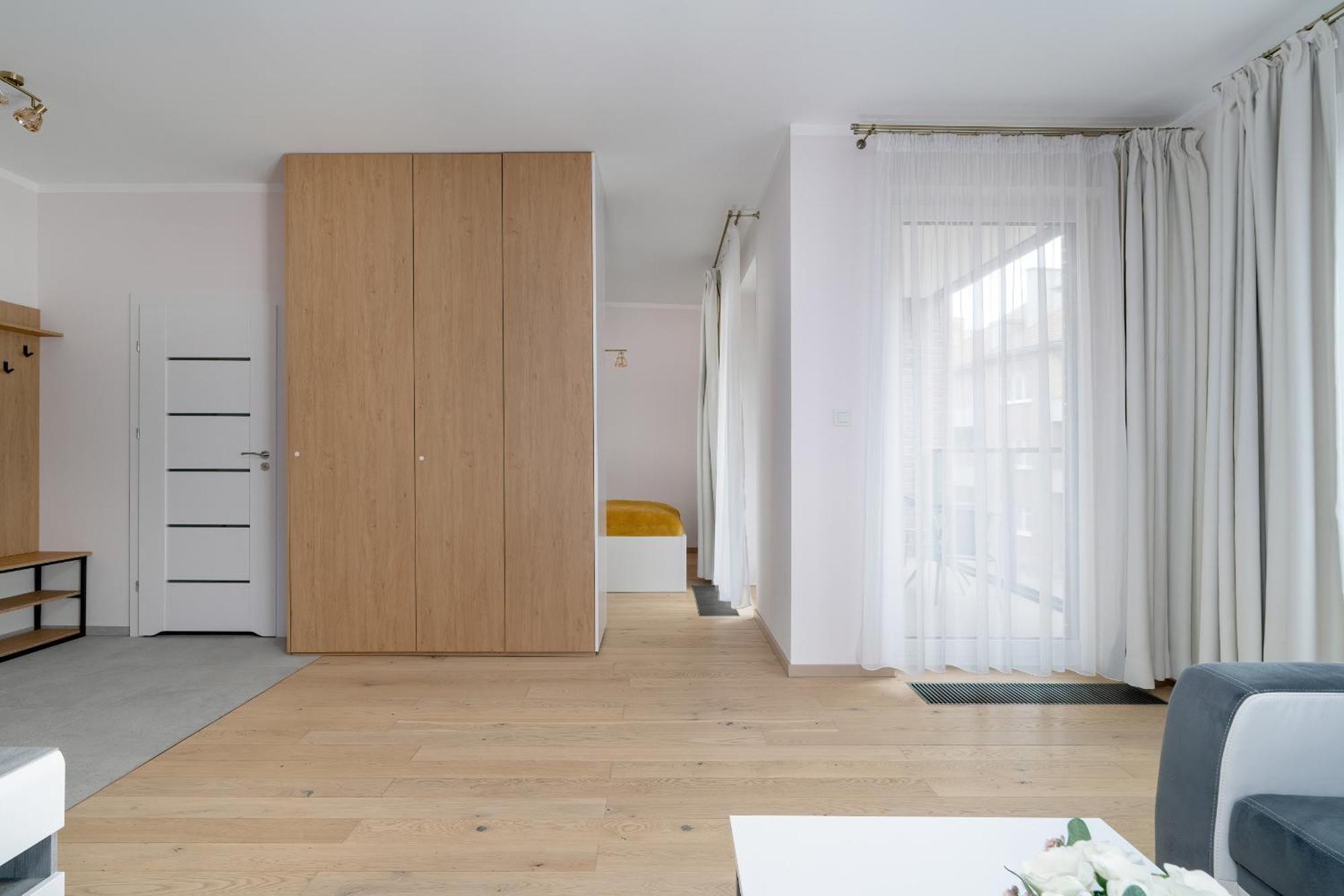 Apartment With Balcony And Free Parking In Poznan By Noclegi Renters Extérieur photo